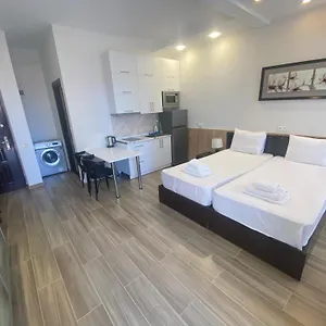 In Mgzavrebi באטומי